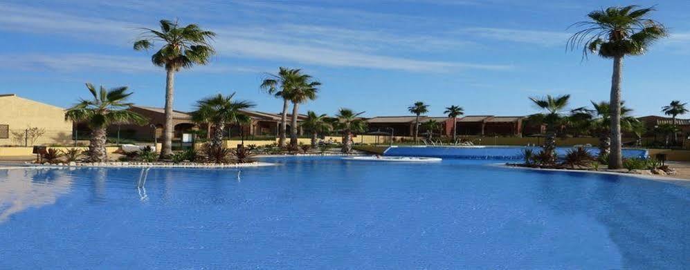 Santara Resort And Spa ซานตาโปลา ภายนอก รูปภาพ