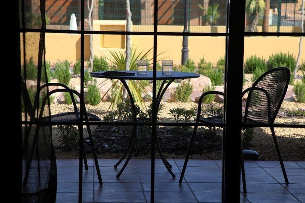 Santara Resort And Spa ซานตาโปลา ภายนอก รูปภาพ